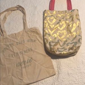 2 tote bags